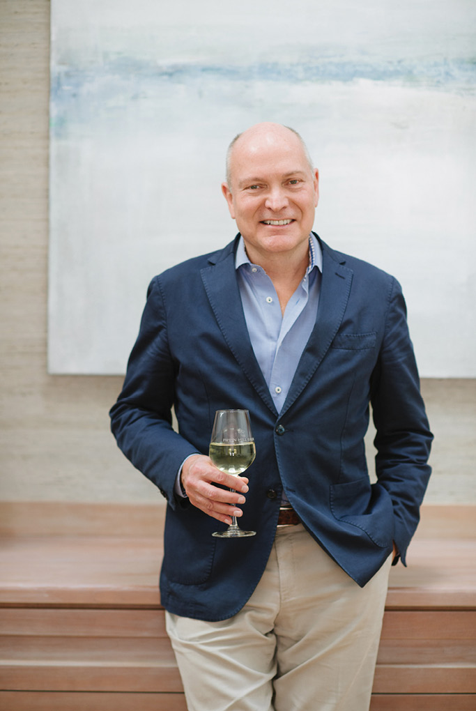 Dean Porter Andrews, a hospitality industry veteran and CEO of Easton Porter Group,  believes the city should establish quality guidelines for new peninsula hotels to address downtown livability issues and achieve optimal economic benefit.