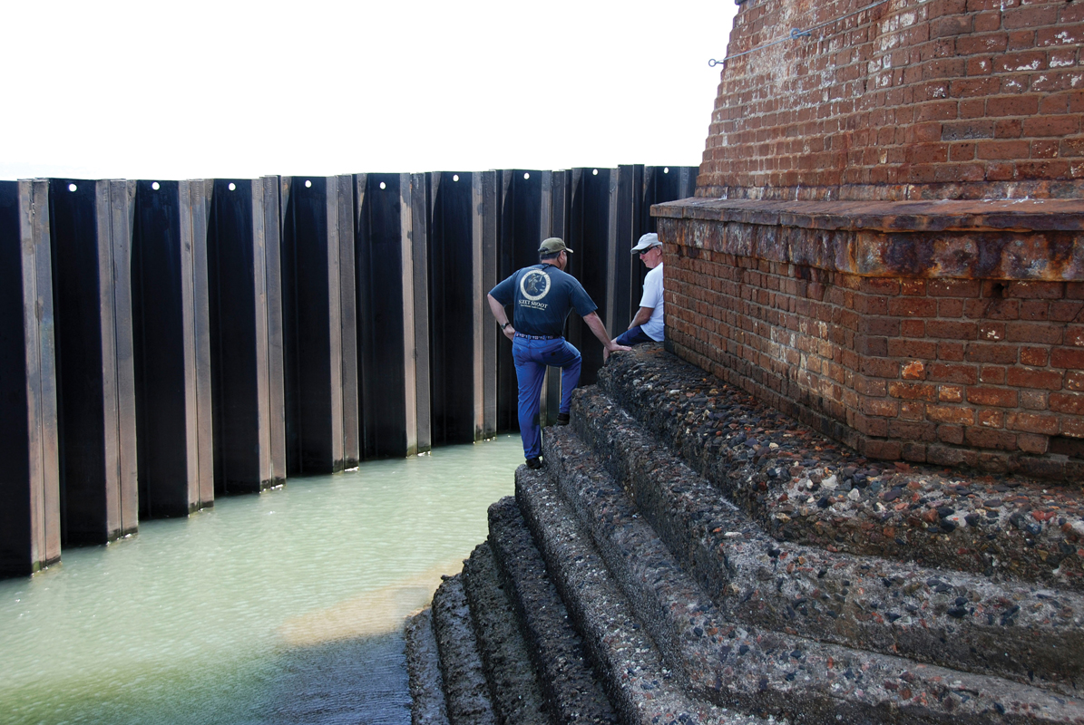 A look inside the cofferdam (photograph by Richard Beck)