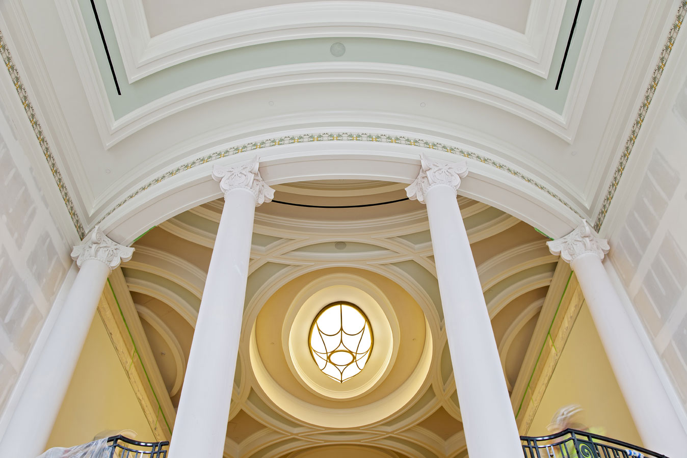 All in the Details From ornate ceilings to sweeping stairwells to a Lowcountry-inspired palette of coral, dusty blue, soft green, and taupe, the Gaillard Center’s interiors announce “wow!” The soaring two-story lobby makes a grand first impression, featuring columns crowned by the Gaillard’s signature palmetto, crescent moon, jasmine flower, and musical note motif (designed by Steven Knight of the Schwartz team). The interior pilaster capitals are custom molded.