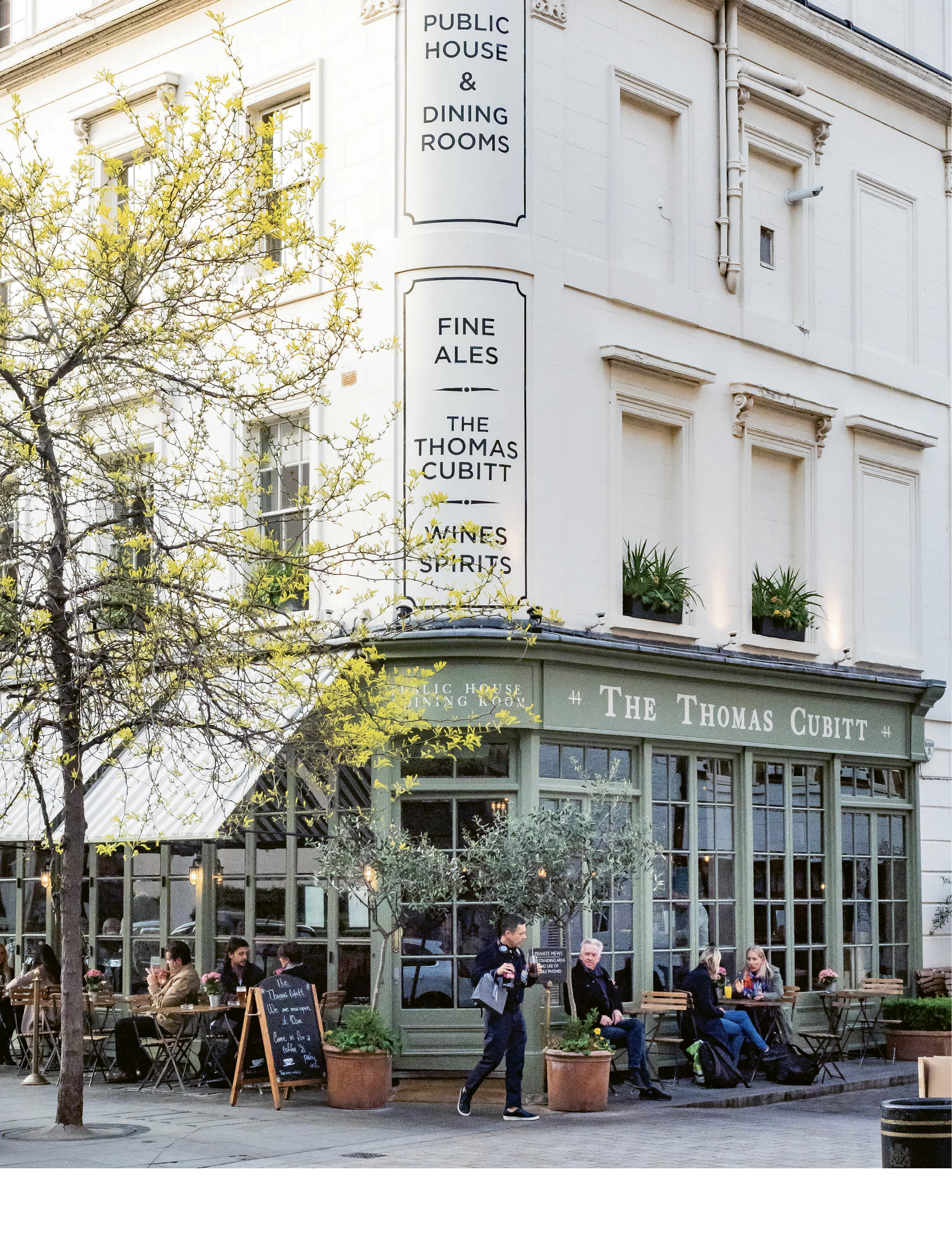 Outdoor seating at gastropub The Thomas Cubitt