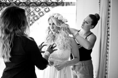 Behind the Scenes of Elise Testone&#039;s September 2013 Photoshoot