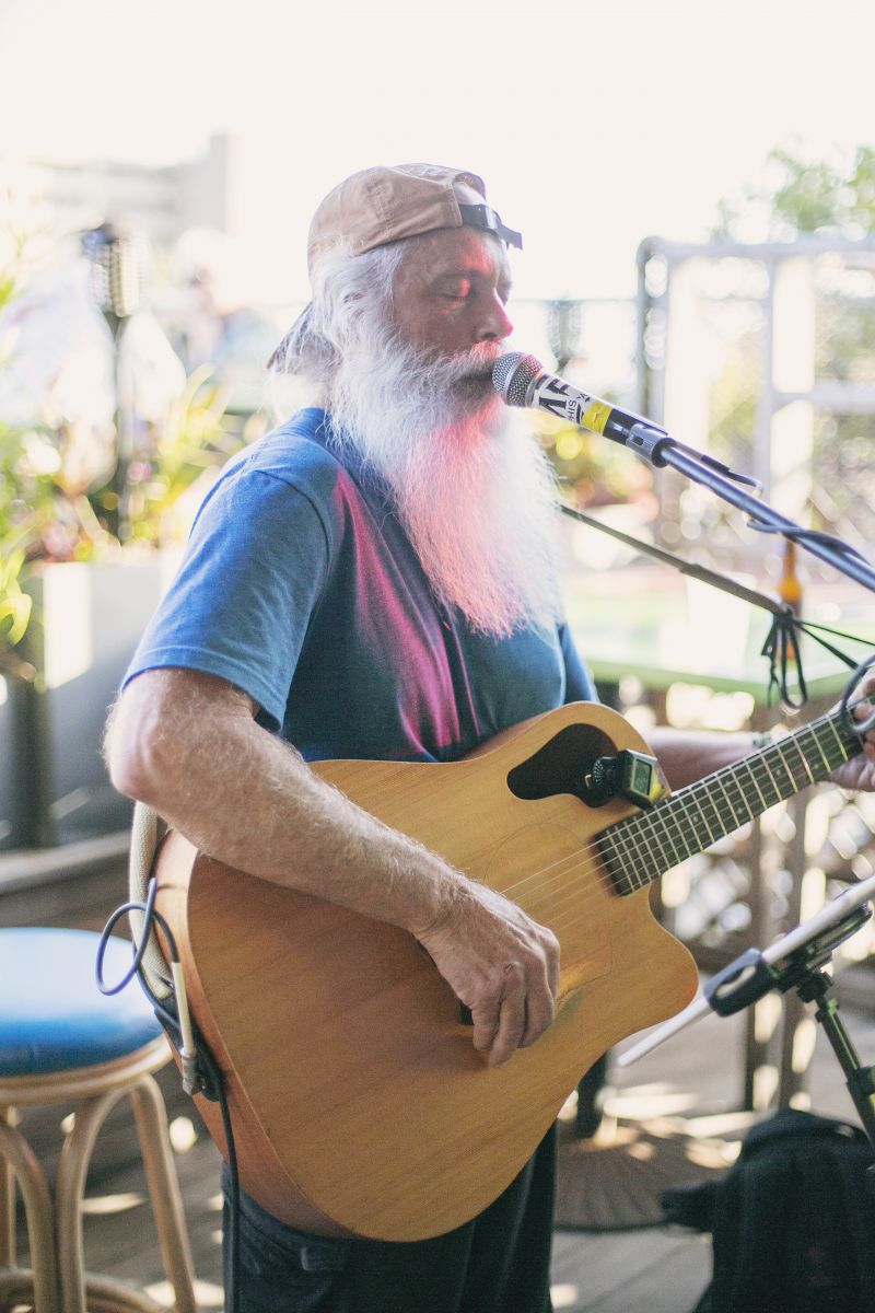 Singer Jeff Lowry entertains the crowd.