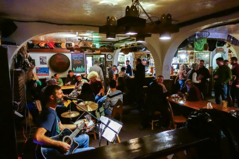 Live music at the Snorting Elk on Fridays and Saturdays