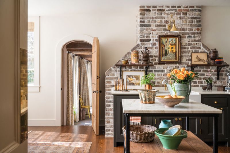 A previous owner had the rear building connected to the main structure via a hyphen.