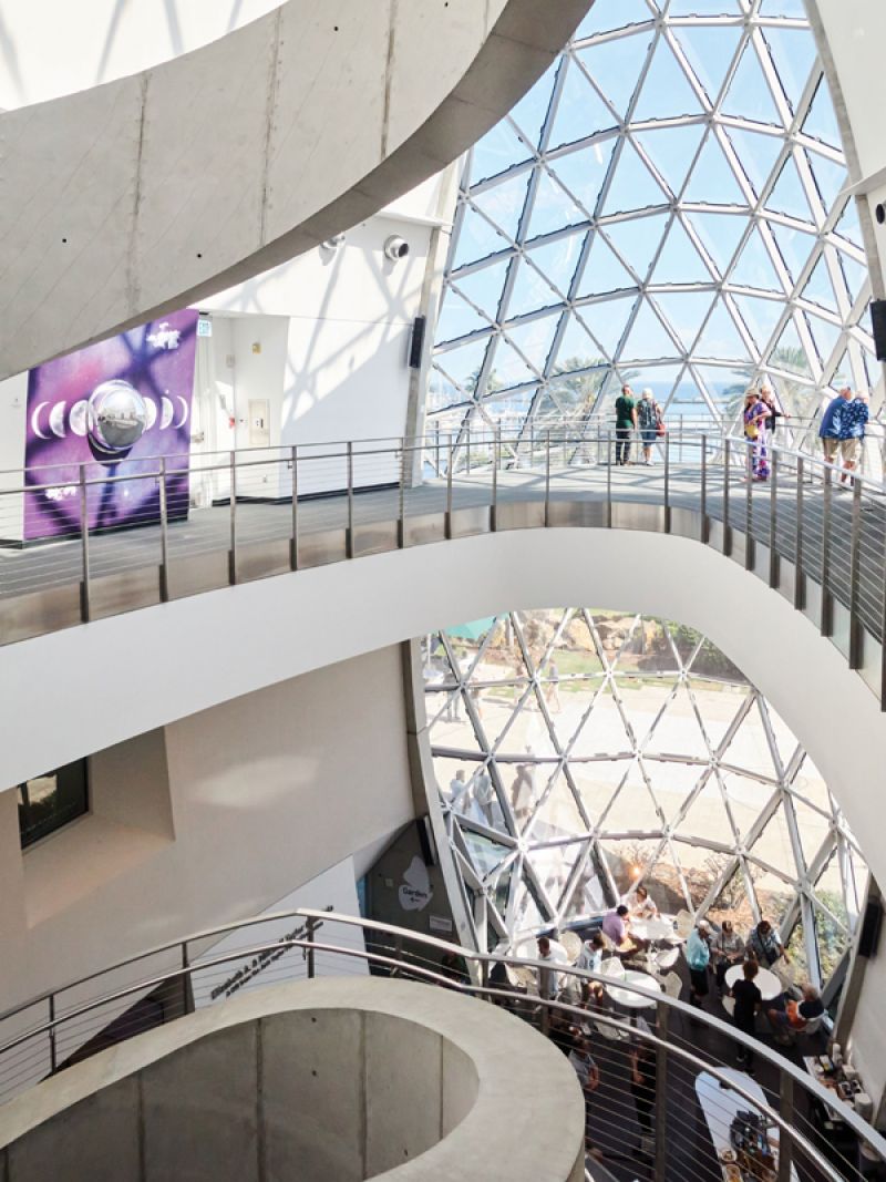 The art extends from the inside out at the Dalί Museum, which has a waterfront café and patio tables.