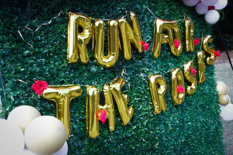 A photo spot celebrating the annual &quot;run for the roses.&quot;